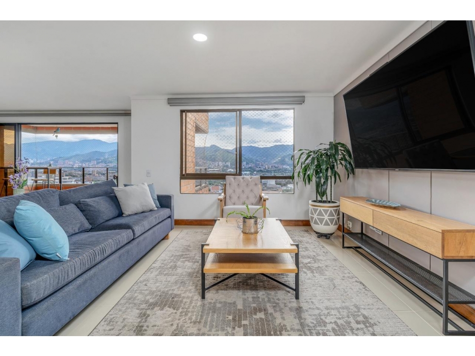 Apartamento en El Poblado, Medellín Elegancia y Comodidad