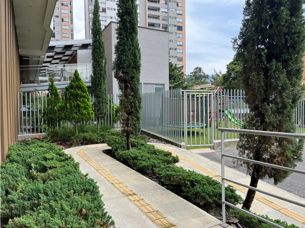 Amoblado Hermoso piso 13 Envigado - Antioquia — foto 5