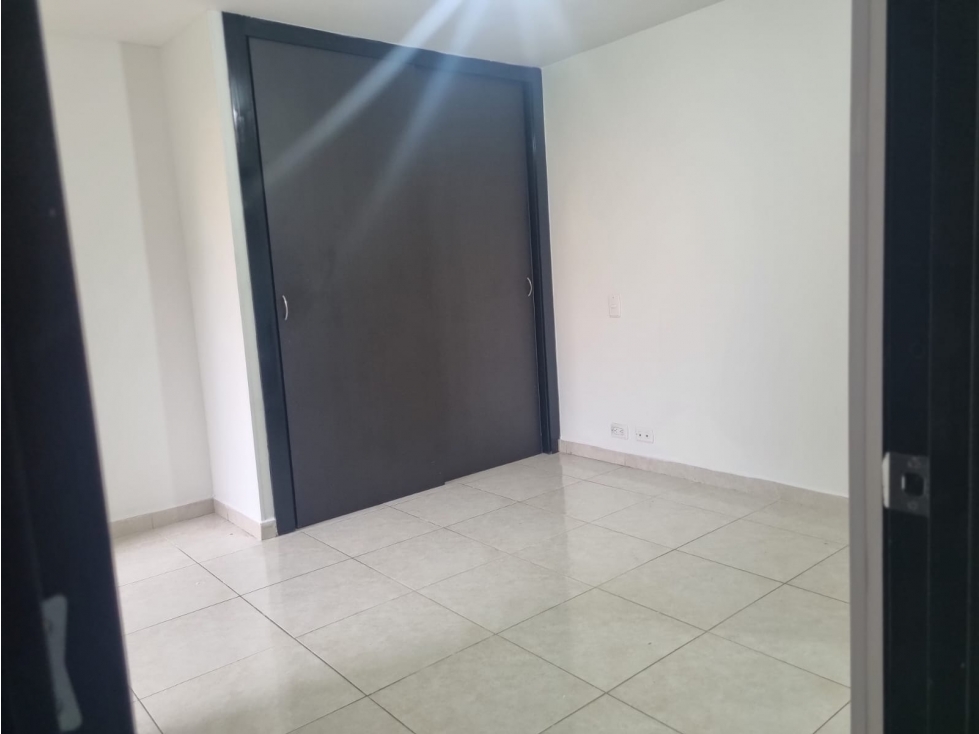 Venta HERMOSO Apartamento la Castellana - Medellín — foto 4