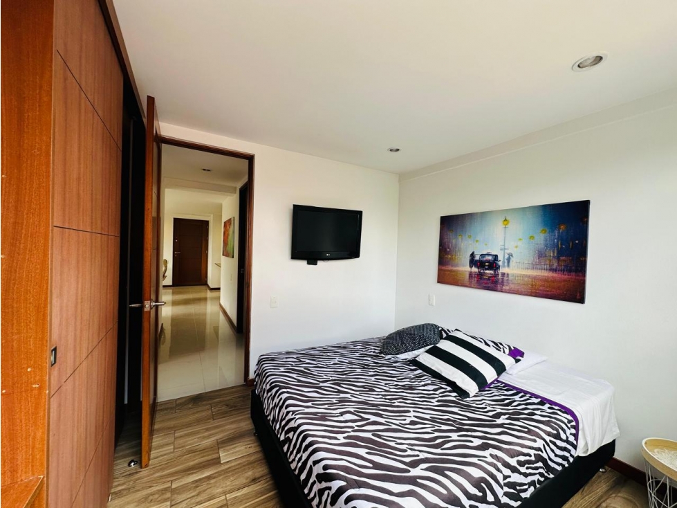 Amoblado ESPECTACULAR Apartamento Loma los Benedictinos — foto 5