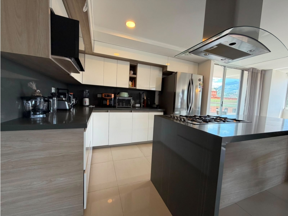 Amoblado Cómodo Apartamento Laureles — foto 3