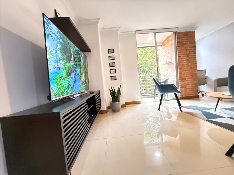 Amoblado HERMOSO estudio Laureles — foto 3
