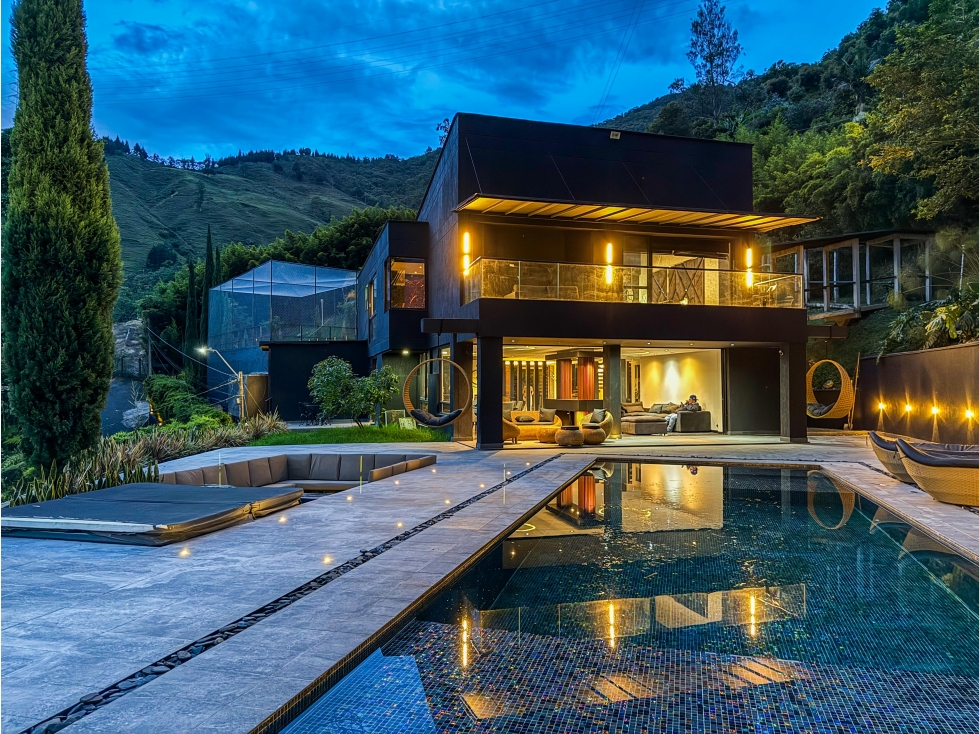 Amoblada ESPECTACULAR Casa de lujo en Sabaneta - Antioquia