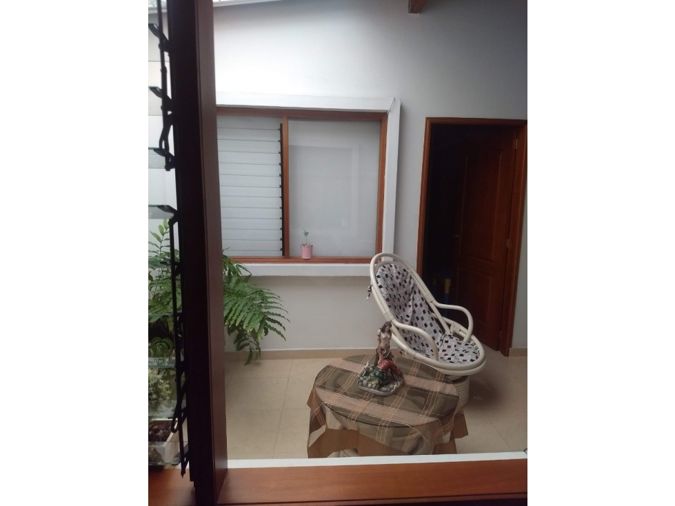 Venta Hermosa Casa la Castellana - Medellin. — foto 4