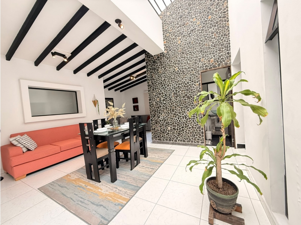 Amoblada HERMOSA Casa Laureles