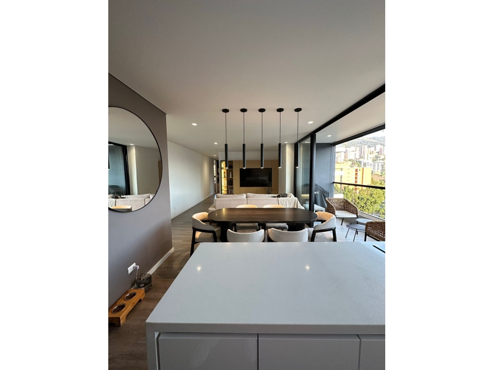 Amoblado Moderno Piso alto cerca Provenza - Medellin. — foto 4
