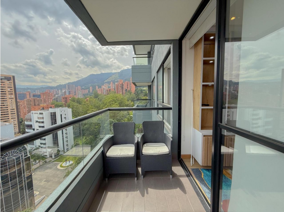 Amoblado ESPECTACULAR Apartamento Cerca al Tesoro Poblado — foto 3