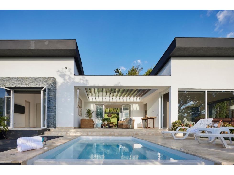 Amoblada Venta HERMOSA Casa Escobero Envigado