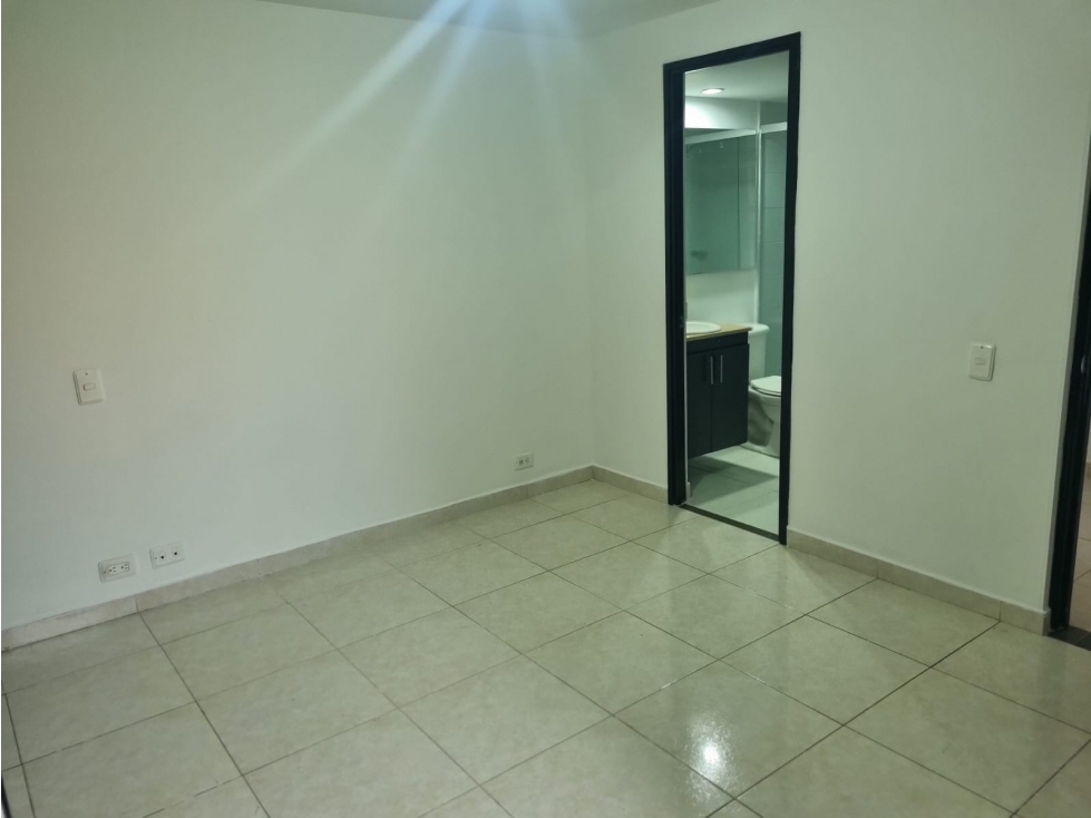 Venta HERMOSO Apartamento la Castellana - Medellín — foto 2