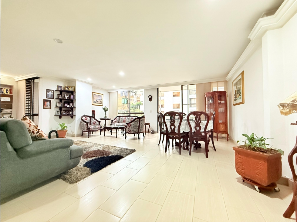 Venta HERMOSO Apartamento Laureles — foto 3