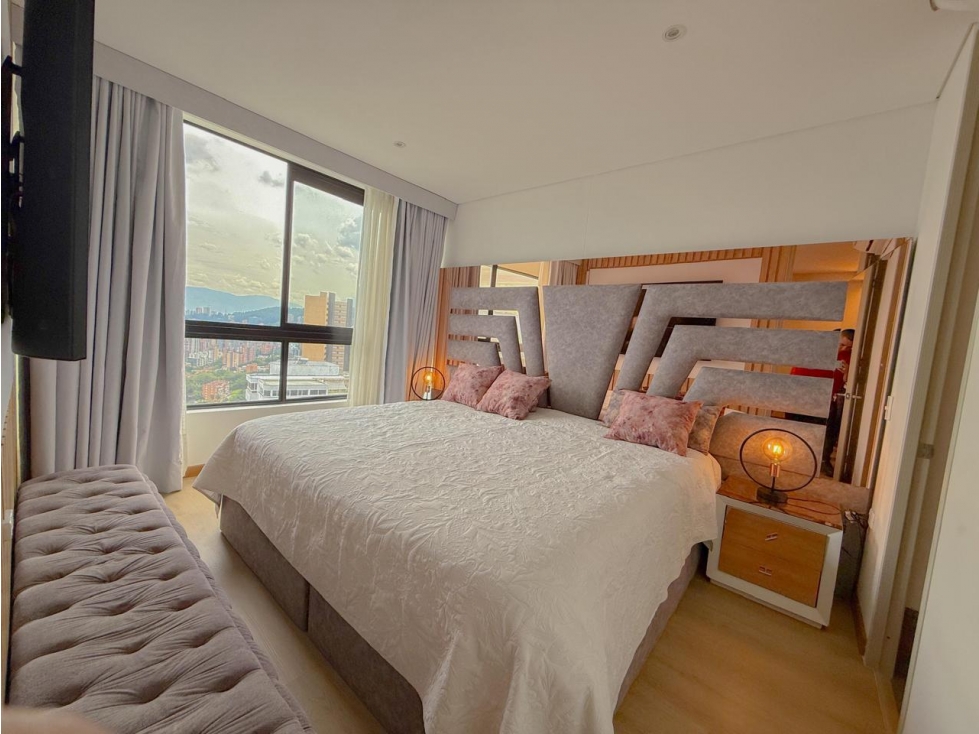 Amoblado ESPECTACULAR Apartamento Cerca al Tesoro Poblado — foto 5