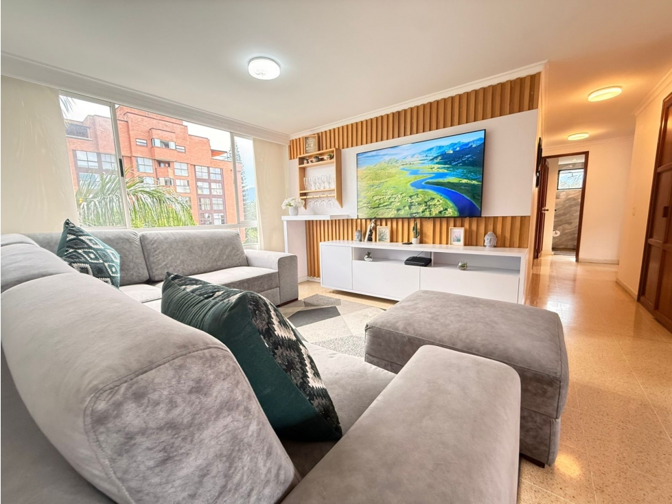 Amoblado HERMOSO Apartamento en Oviedo - Medellín — foto 3