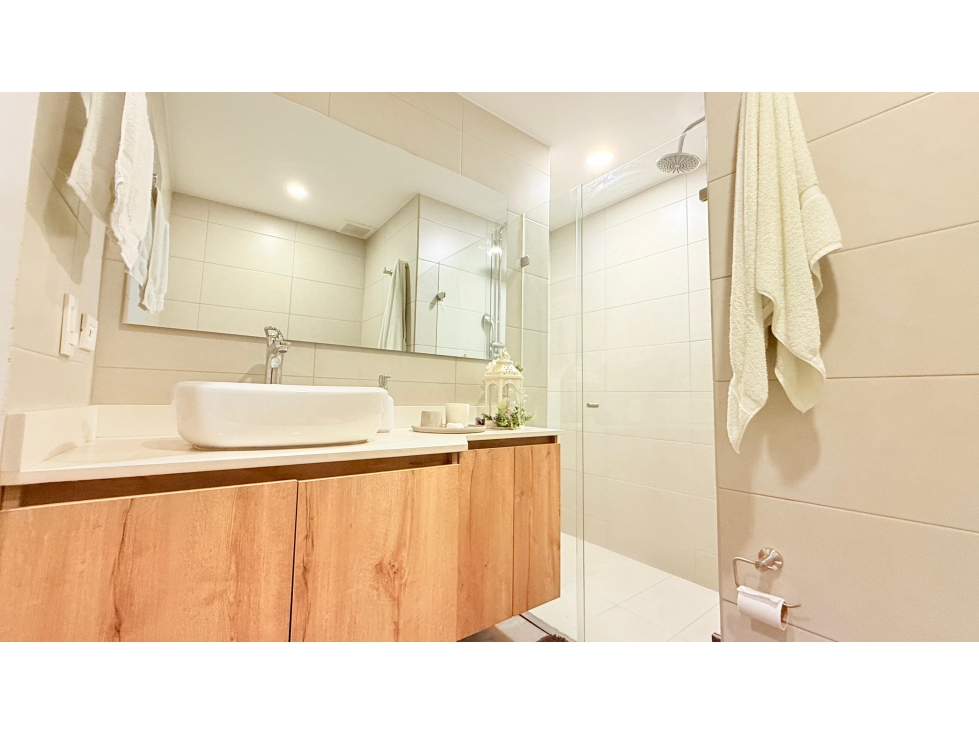 Amoblado Espectacular Apartamento Poblado - Medellin — foto 6