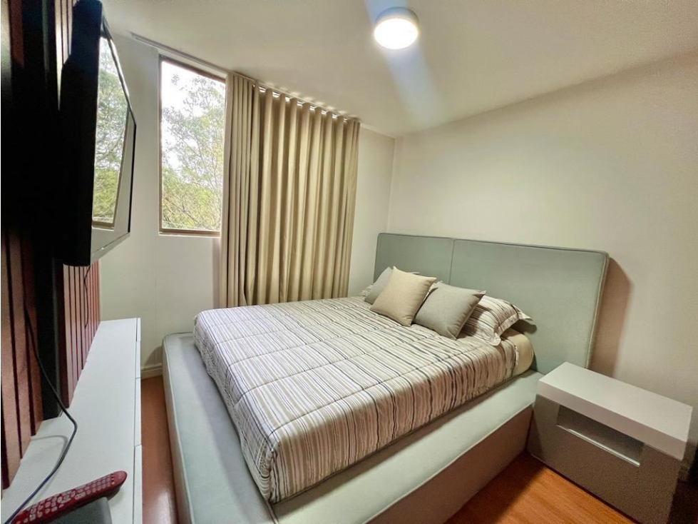 Amoblado HERMOSO Apartamento sector Tesoro Poblado — foto 6