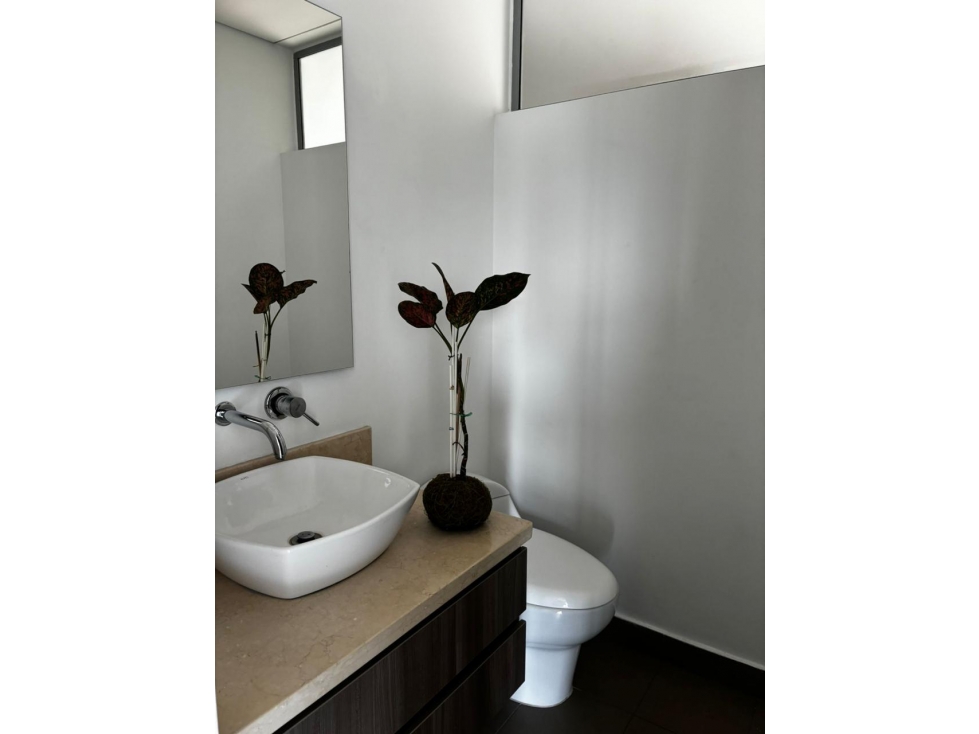 Renta HERMOSO Apartamento vacío Poblado — foto 3