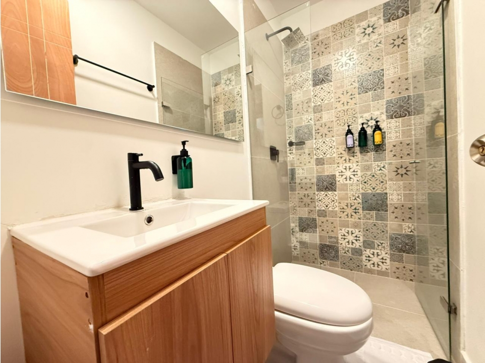 Amoblado HERMOSO Aparta estudio tipo loft Laureles — foto 6