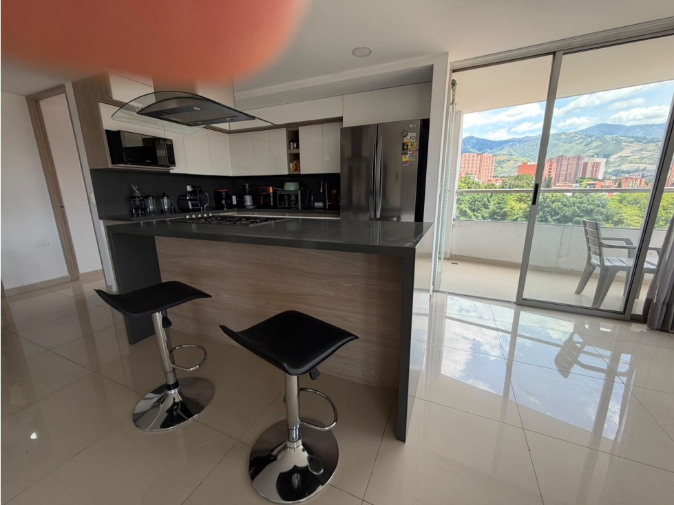 Amoblado Cómodo Apartamento Laureles — foto 4