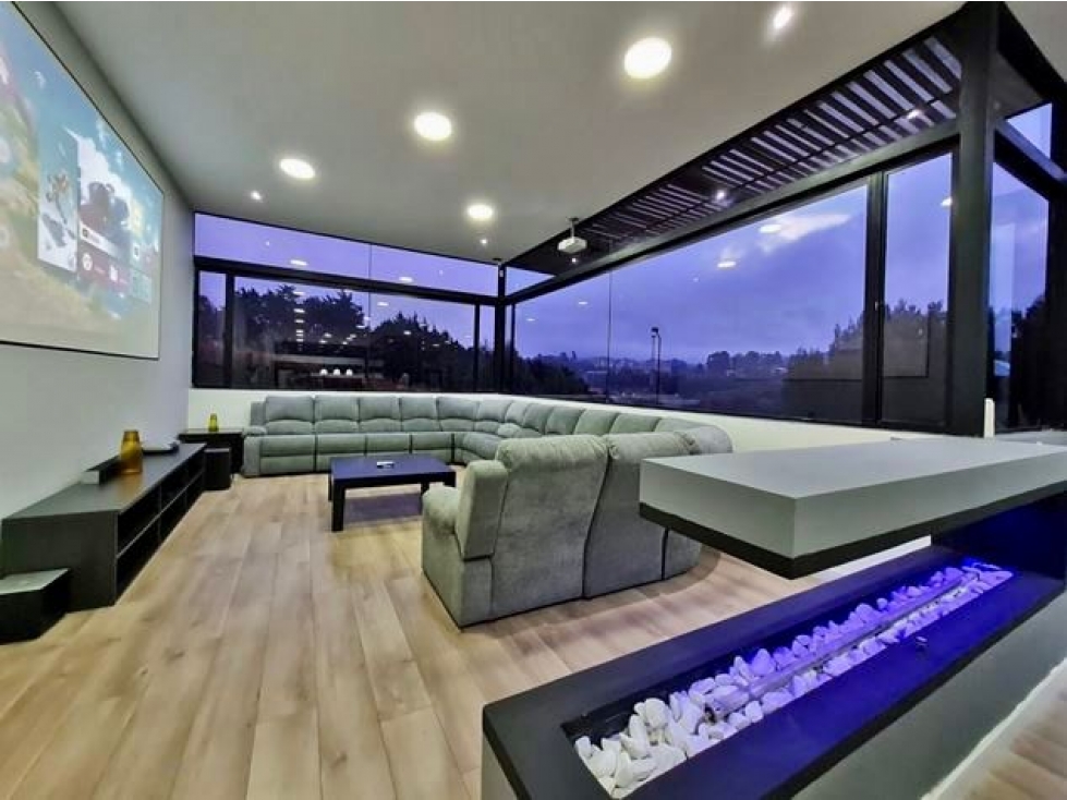 Amoblado HERMOSA casa Alto de Palmas - Medellín.