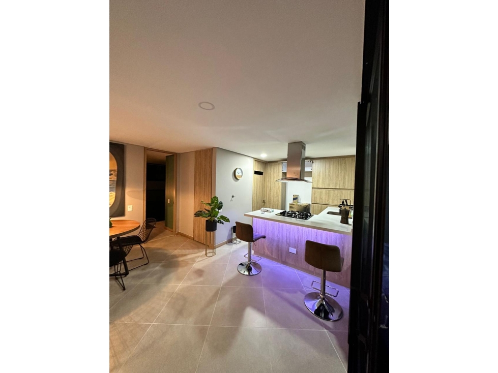 Amoblado Espectacular Apartamento Poblado sector Palmas-Medellin — foto 2