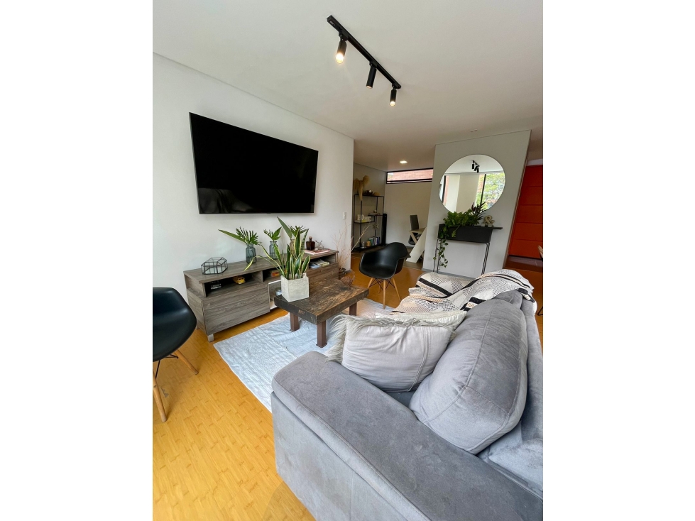 Amoblado Apartamento Loma de Las Brujas Envigado - Antioquia.