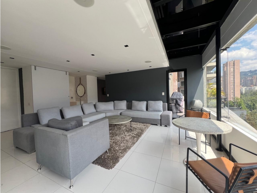 Amoblado HERMOSO Dúplex Poblado con Jacuzzi