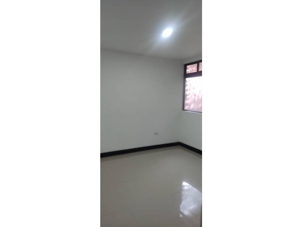 Venta HERMOSO Apartamento Laureles Nogal — foto 4