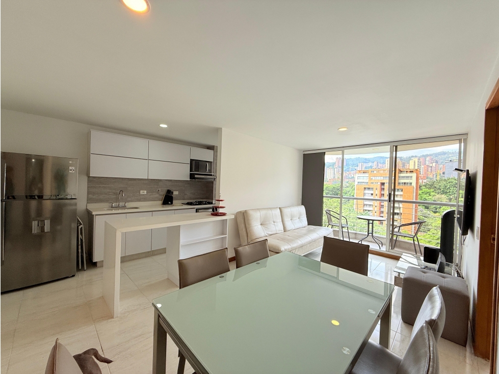 Amoblado HERMOSO Aparta estudio en las Vegas Poblado