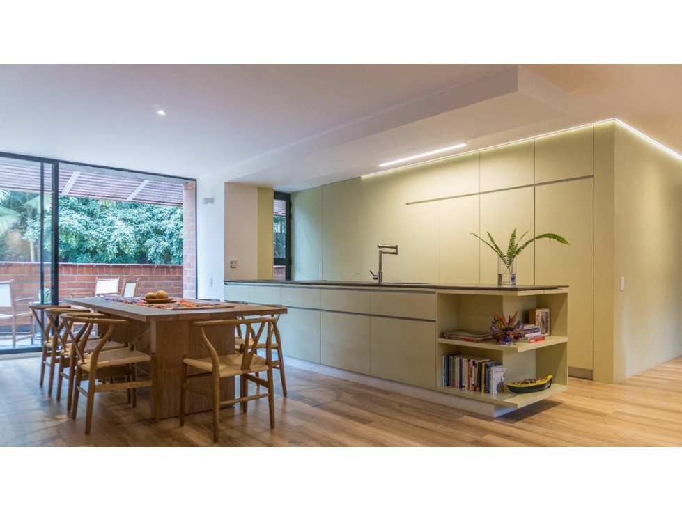 Apartamento con terraza, remodelado, arriba de la transversal superior