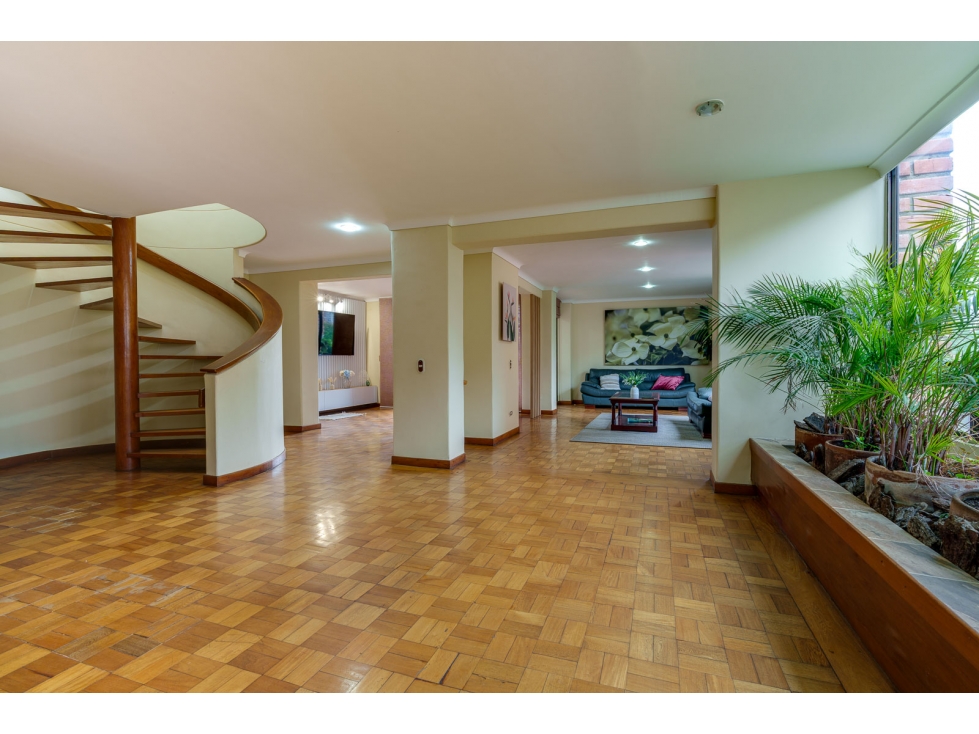 EN VENTA APARTAMENTO DUPLEX , EL POBLADO, CALLE 10 PARTE ALTA