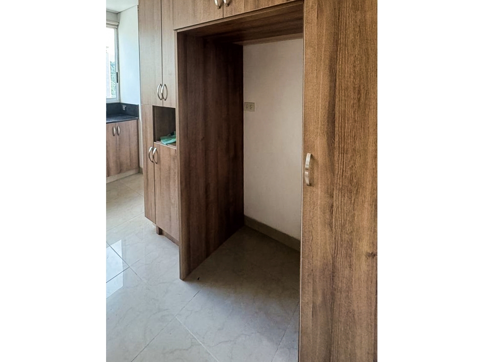 Apartamento en alquiler. Parte alta Loma del Tesoro - 5