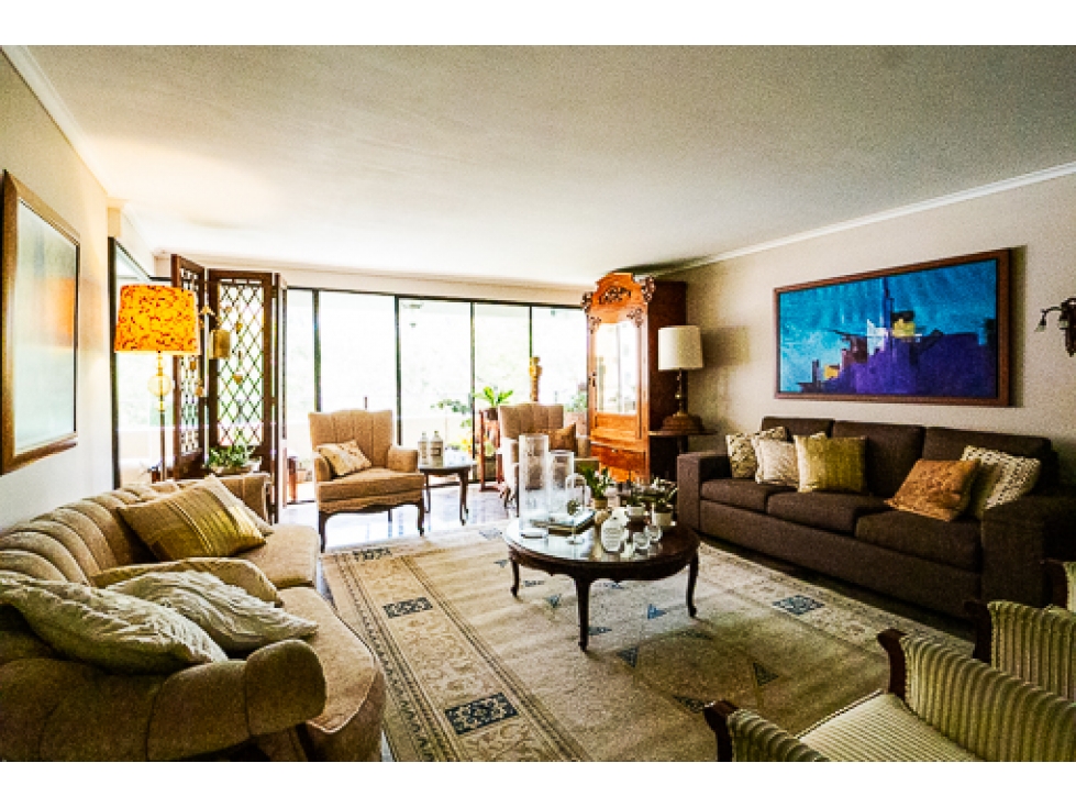 Apartamento Loma del Campestre de 243 mts para reformar