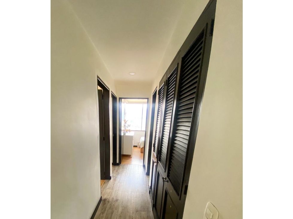 Vendo apartamento remodelado, Loma de Alejandria — foto 3
