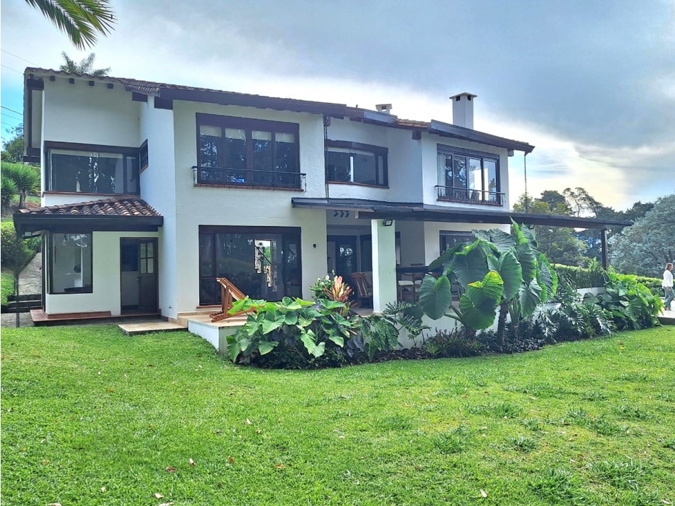 VENTA CASA EN EXCLUSIVA PARCELACIÓN CERRADA, LLANOGRANDE RIONEGRO