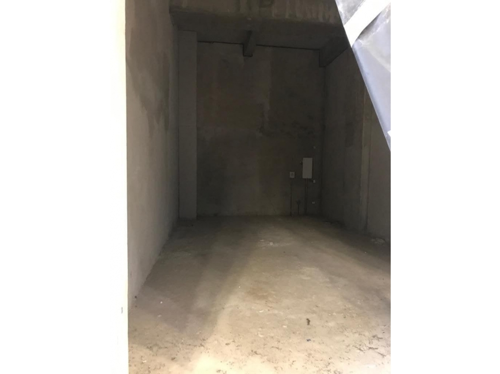 VENDO O ARRIENDO LOCAL EN CENTRO COMERCIAL CARNAVAL - 3