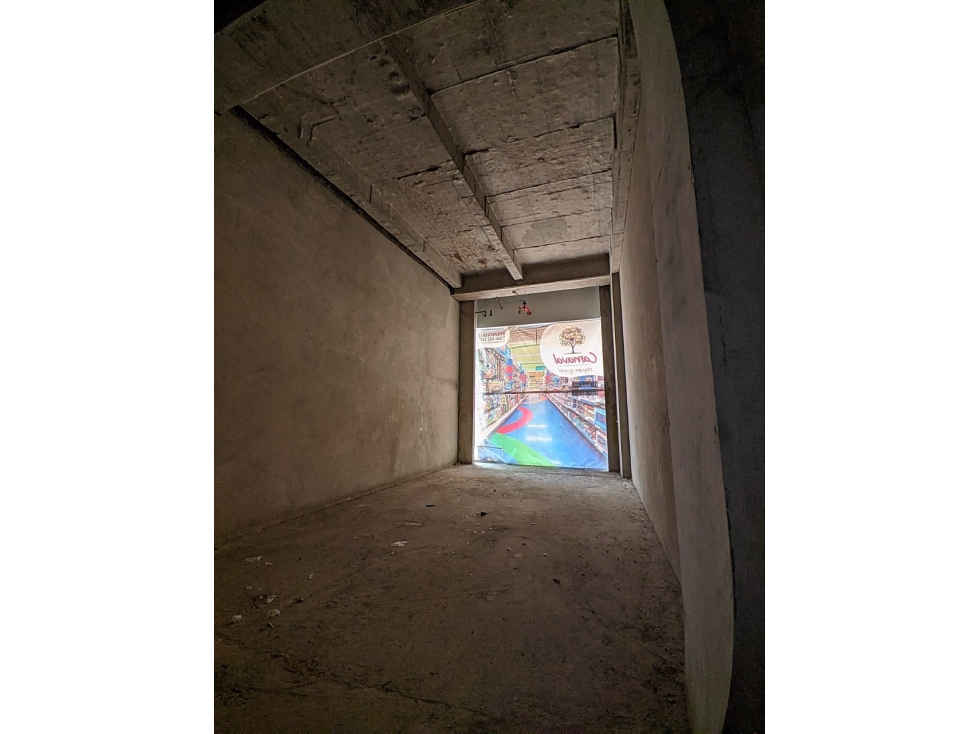VENDO O ARRIENDO LOCAL EN CENTRO COMERCIAL CARNAVAL - 6