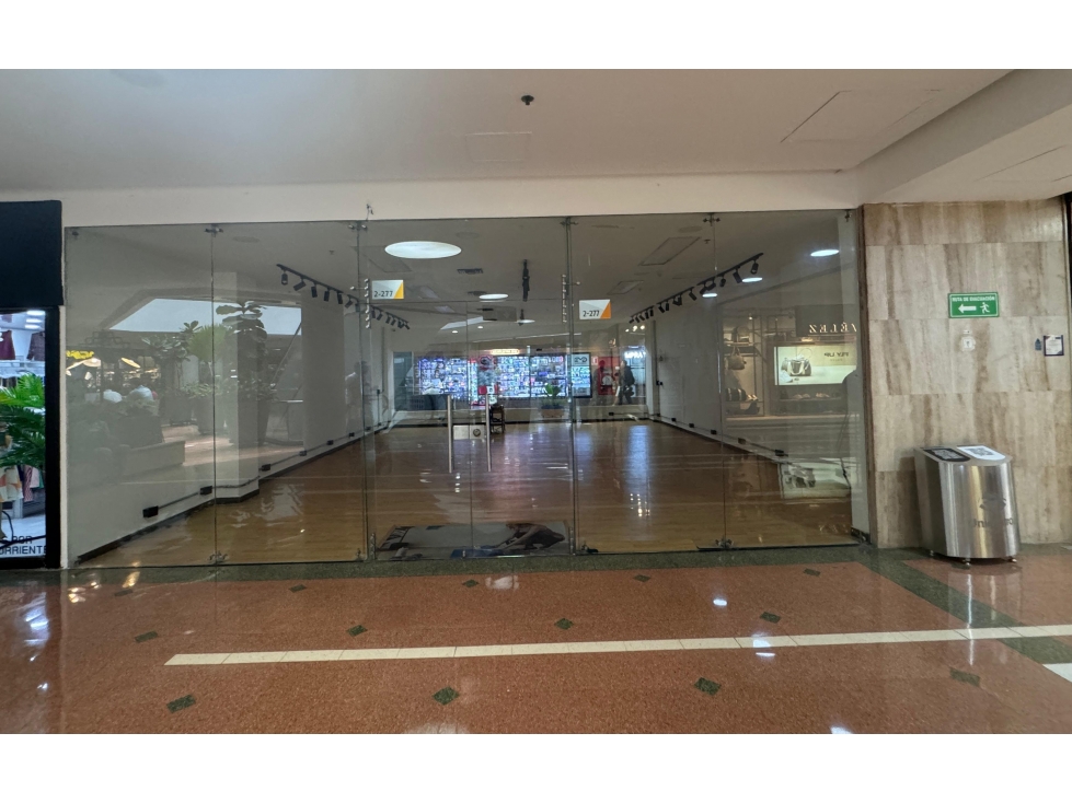 Arriendo Local Comercial, Unicentro, Medellin, Colombia