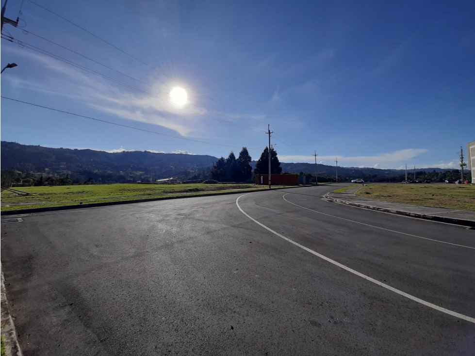 VENTA LOTE PARA BODEGA EN PARQUE INDUSTRIAL a 3 min AEROPUERTO JMC - 2