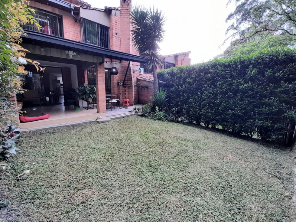 CASA EN VENTA CERCA AL TESORO UNIDAD CERRADA MUY ARBORIZADA — foto 3