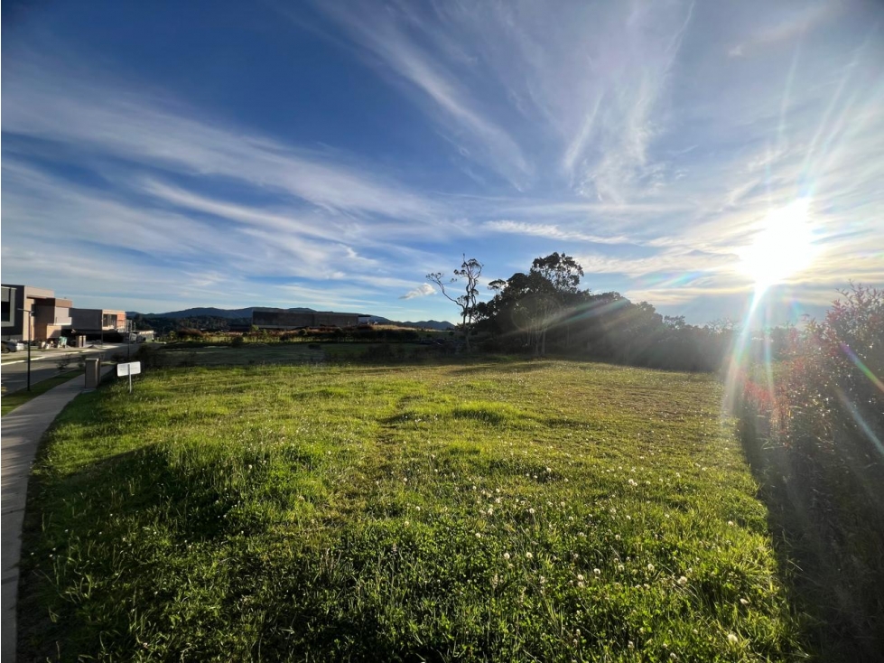 VENDO HERMOSO LOTE EN EXCLUSIVA PARCELACION ALTO DE LAS PALMAS — foto 5