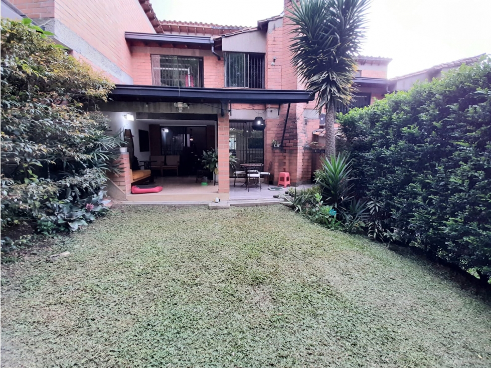 CASA EN VENTA CERCA AL TESORO UNIDAD CERRADA MUY ARBORIZADA — foto 4