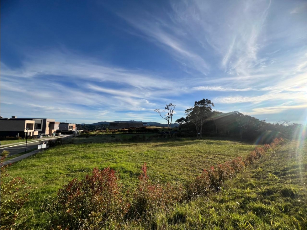 VENDO HERMOSO LOTE EN EXCLUSIVA PARCELACION ALTO DE LAS PALMAS — foto 6
