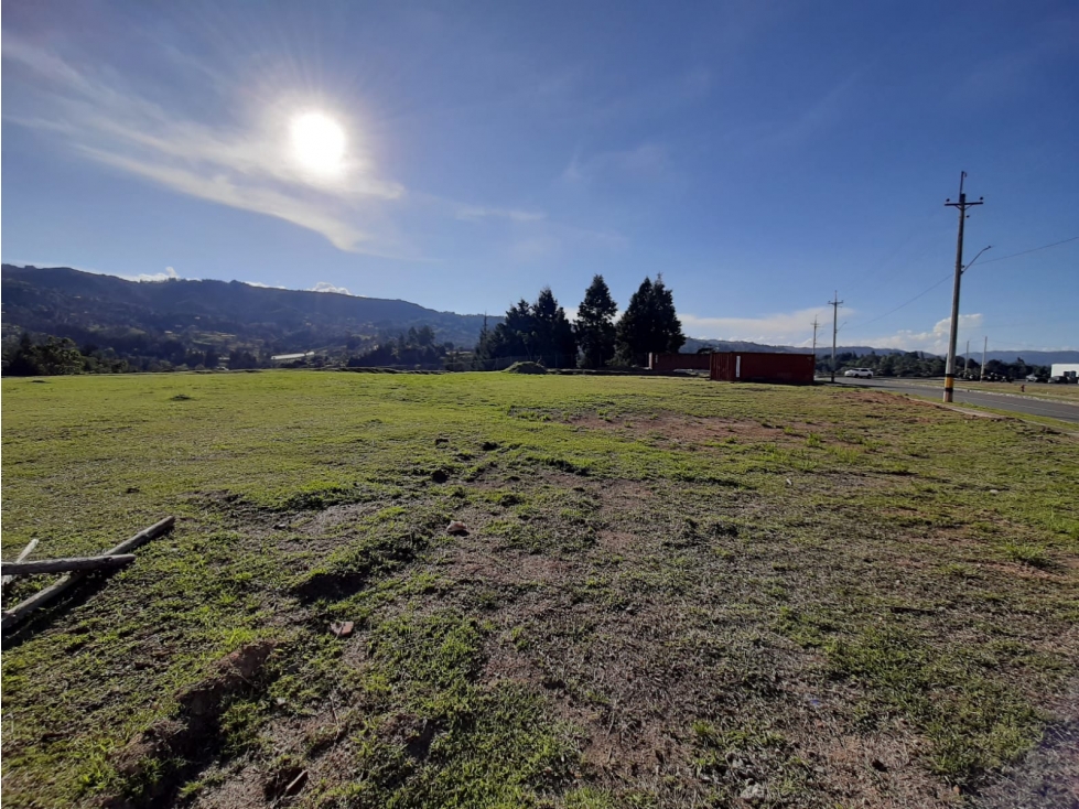 VENTA LOTE PARA BODEGA EN PARQUE INDUSTRIAL a 3 min AEROPUERTO JMC - 1