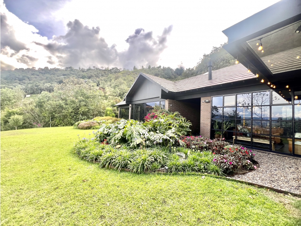 VENDO CASA EN EL RETIRO VISTA A LA REPRESA INMERSA EN EL BOSQUE — foto 5