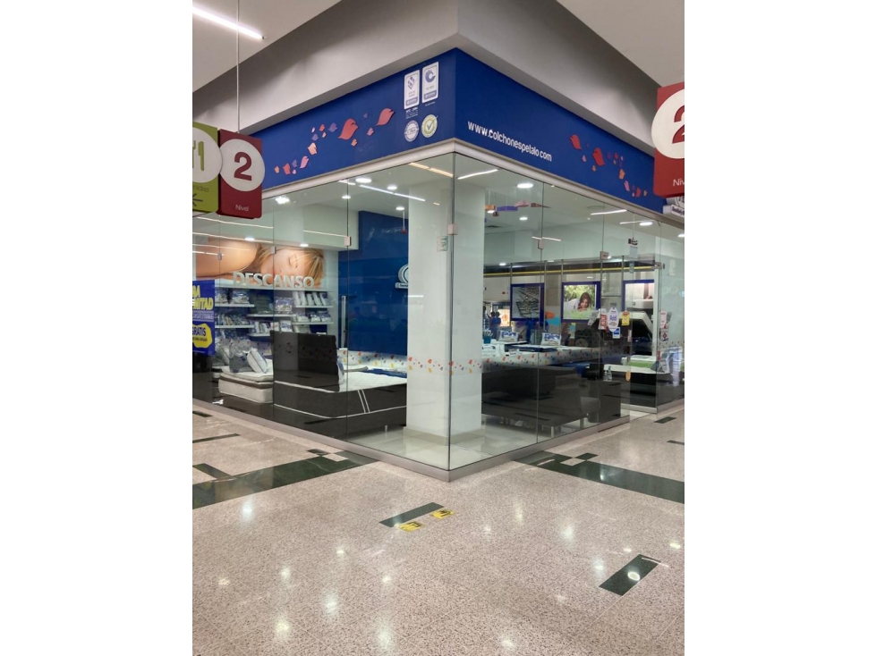 Venta Local Medellín 104 m2 + 39.98 m2 (para un mezanine) Punto Clave