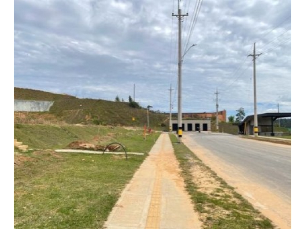Venta Lote para Bodega Comuneros Rionegro 2.001 Mts2