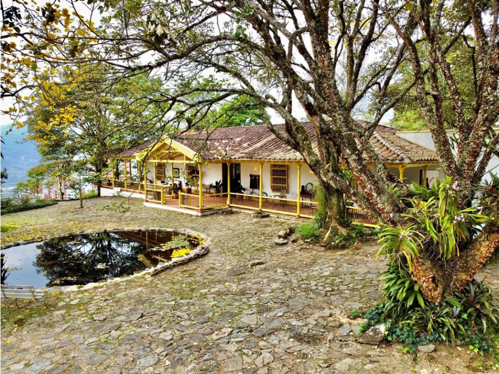 Venta Casa EMBLEMATICA Tesoro Medellín 600 M2, lote 4.500 m2 UN NIVEL — foto 2
