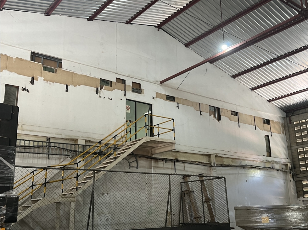 Venta Bodega Gaira Santa Marta 10094 M2 construidos y 33.877 m2 lote - 2