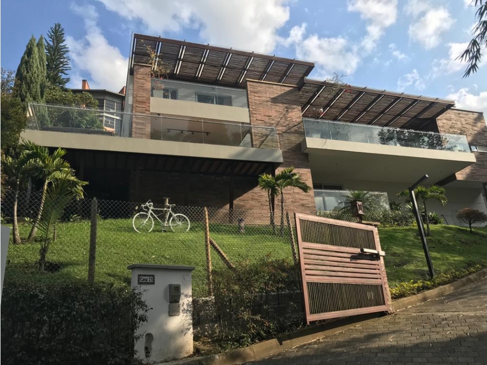 Venta Casa La Doctora Sabaneta 388 Mts2