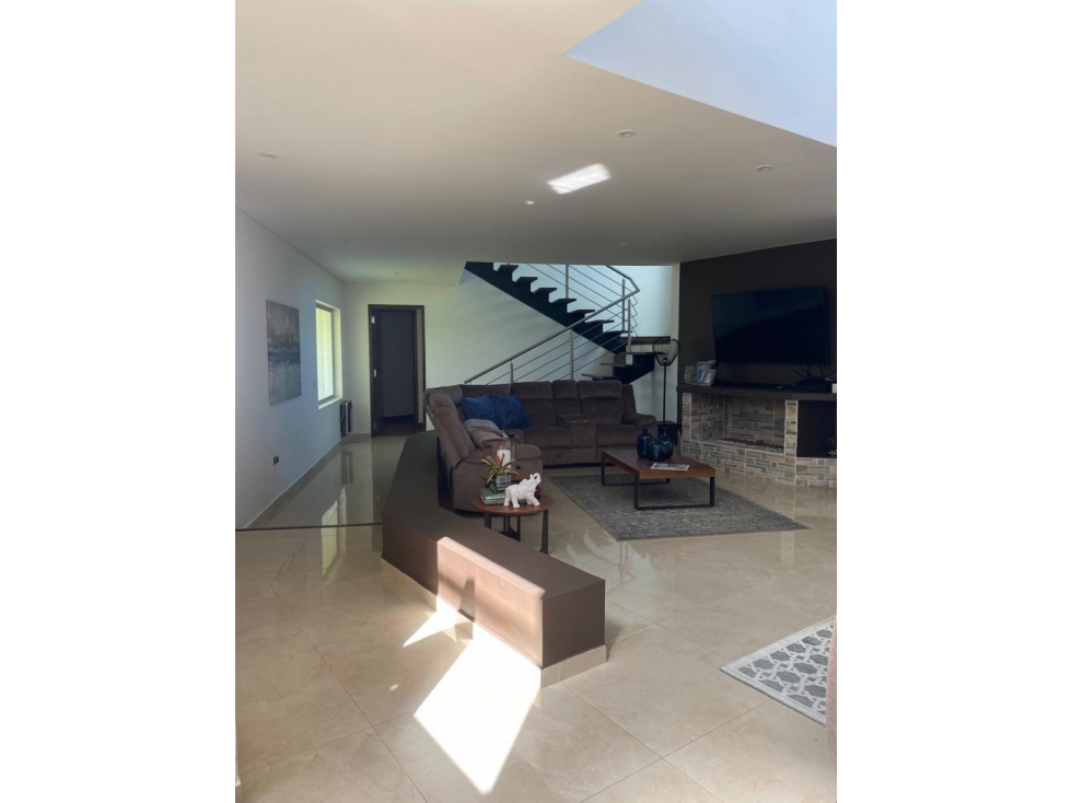 Venta casa Alto de Palmas Envigado 350 Mts2 — foto 2