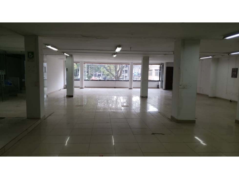 Venta Edificio Centro Medellín construido 1.280 mt2 y lote 473,29 Mt2 — foto 4